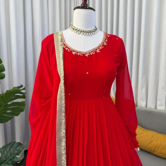 RED SALWAR SUIT - Picture 7 of 16